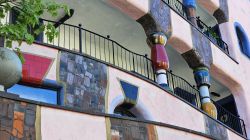 07  Hundertwassers Traum in Farbe und Form
